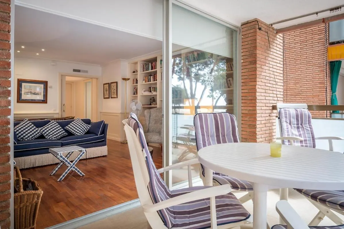 Apartment At103 Pins Beachfront Complex, Beach View Torredembarra
