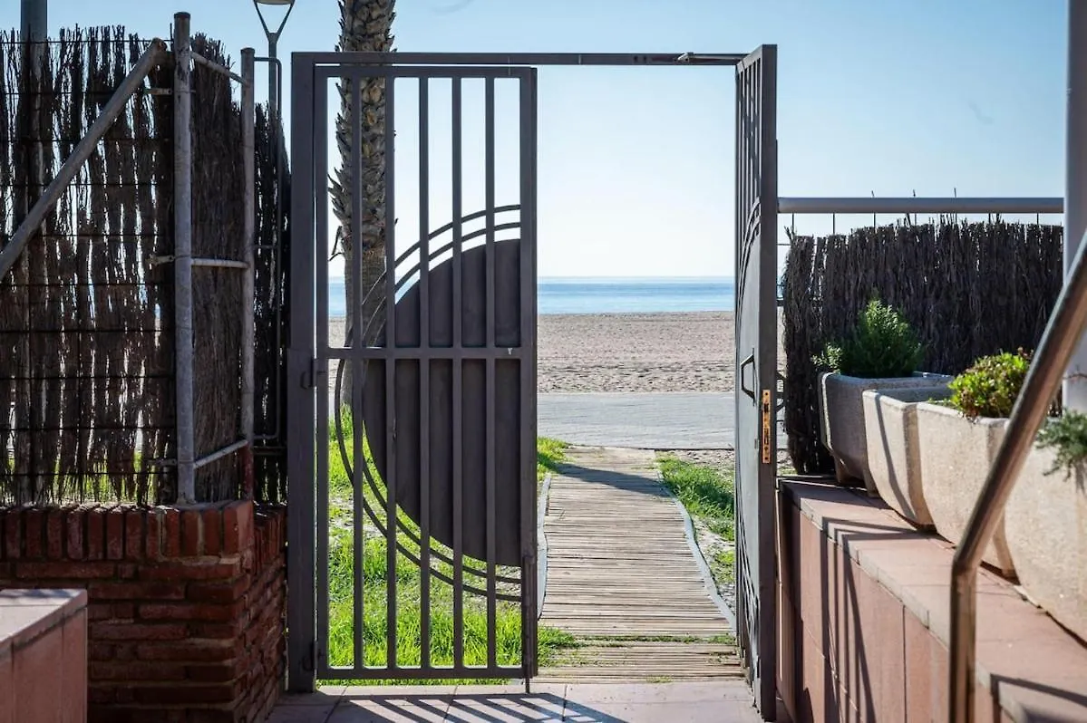 Apartment At103 Pins Beachfront Complex, Beach View Torredembarra Spain